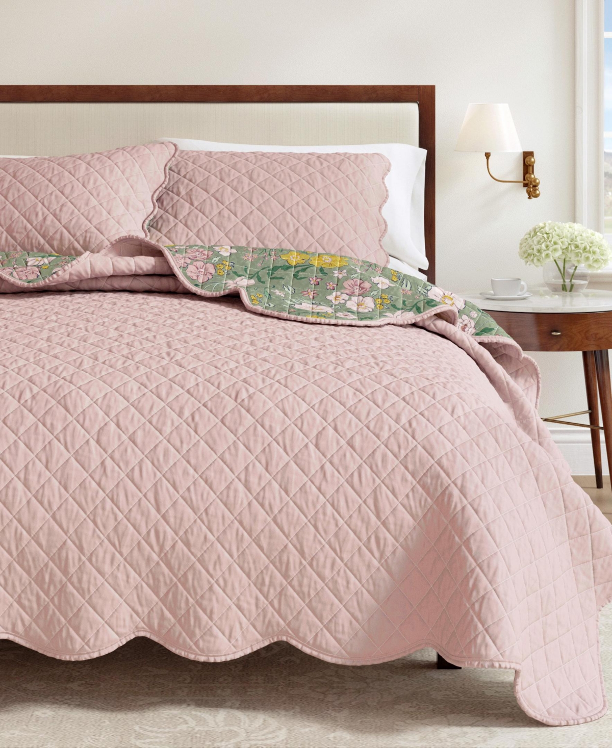 Linery & Co. Cotton Stitched Reversible Floral 3 Piece Scalloped Quilt and Sham Set