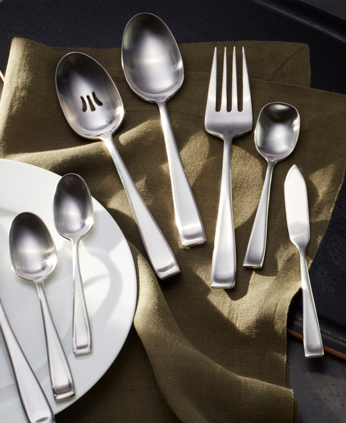 Oneida Moda 65-Pc Flatware Set