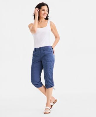 Petite Mid-Rise Cargo Capri Pants