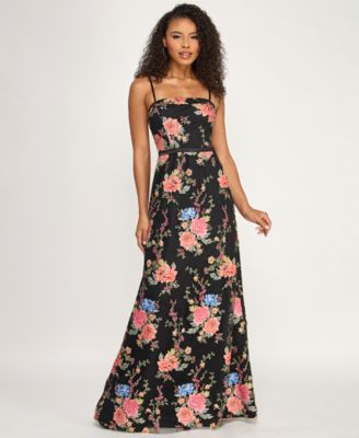 Women's Floral Embroidered Gown