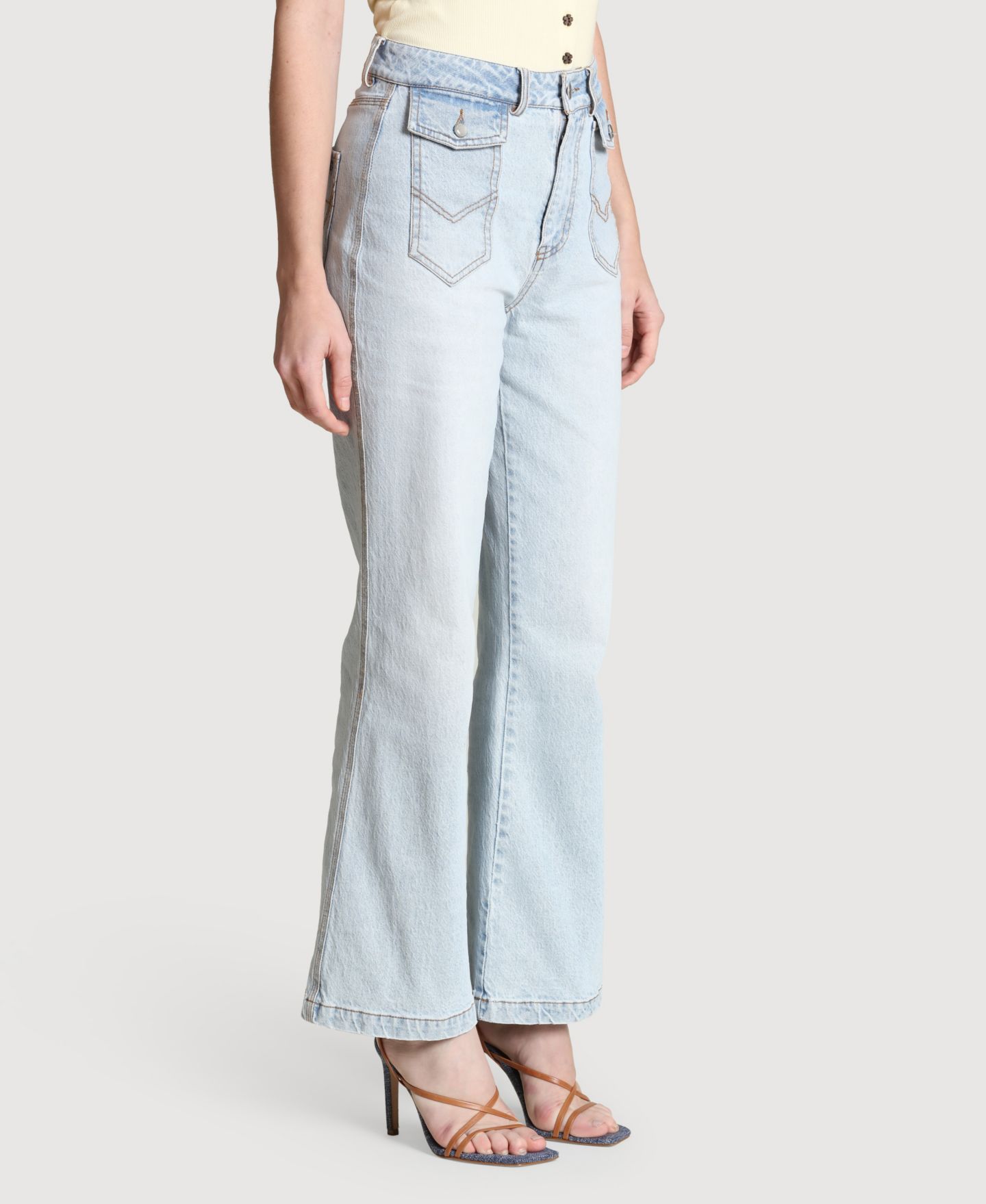 Женские джинсы Avec Les Filles Flare Leg Patch Pocket, цвет: Светлая варка — фото 2