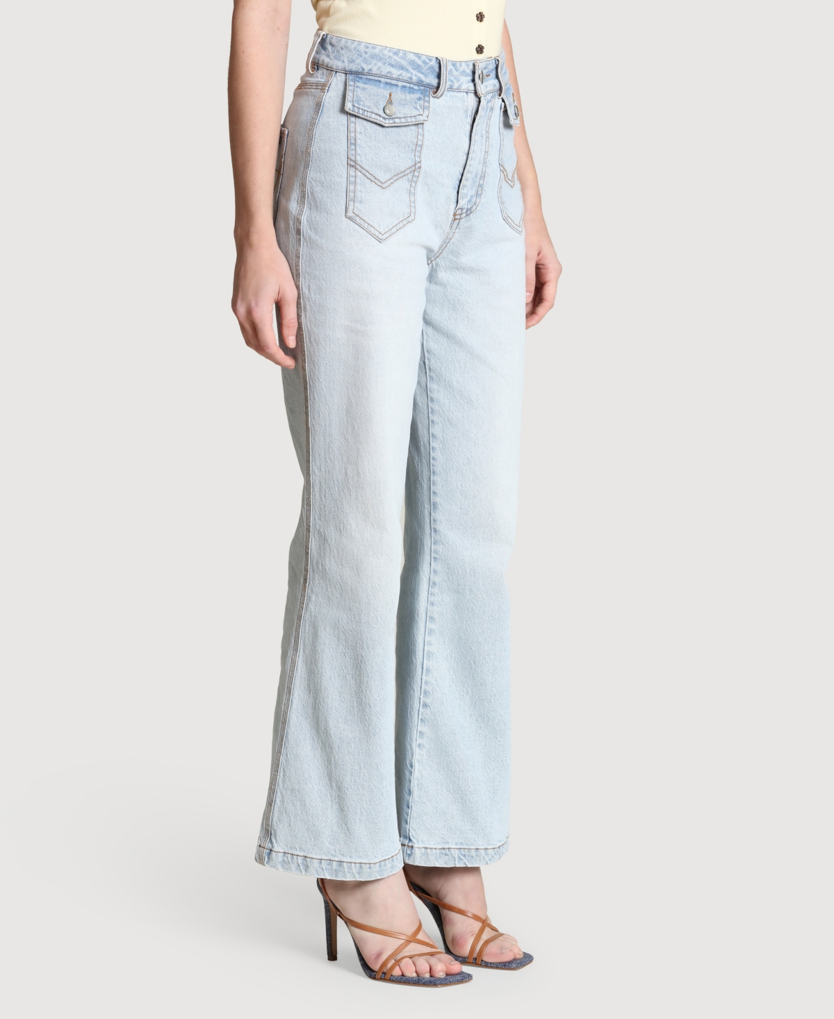 Avec Les Filles Women's Flare Leg Patch Pocket Jeans