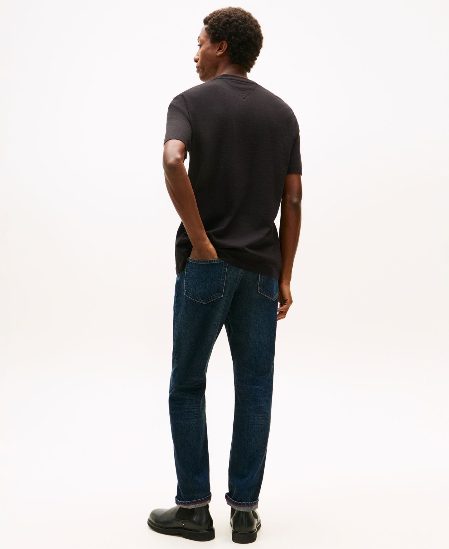 Мужская футболка Tommy Hilfiger Essential Regular-Fit, цвет: Чёрный — фото 4
