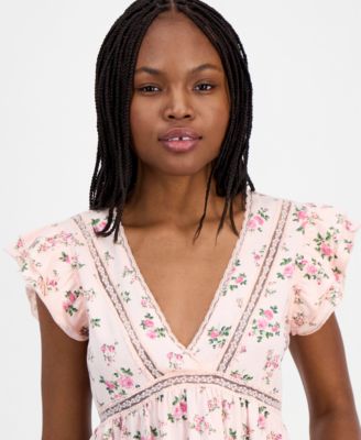 Juniors' Flutter-Sleeve Babydoll Top