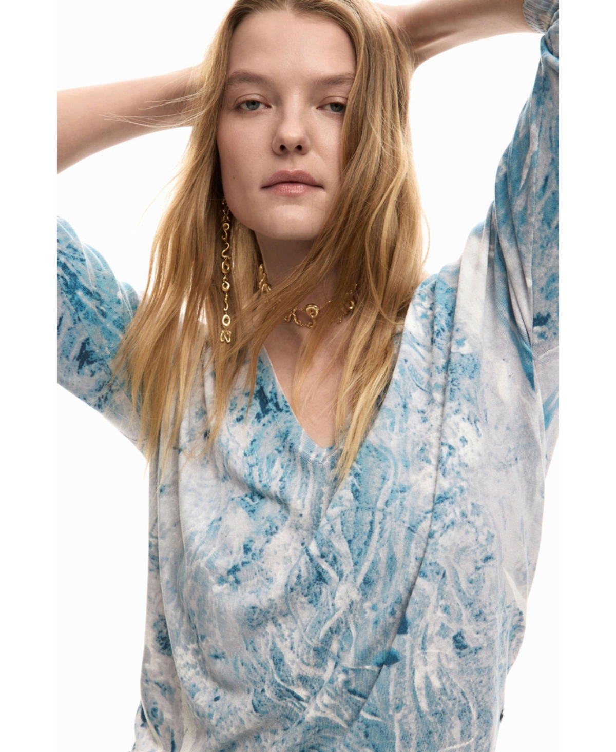 Desigual Women's V-neck sweater with abstract print