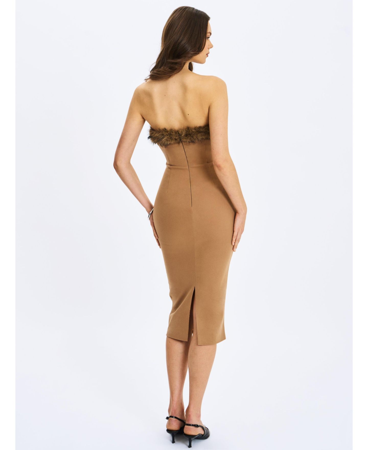 Женское платье Miss Circle Rayanne Chestnut Strapless Fur-Trimmed Sweetheart Maxi, цвет: Коричневый — фото 9