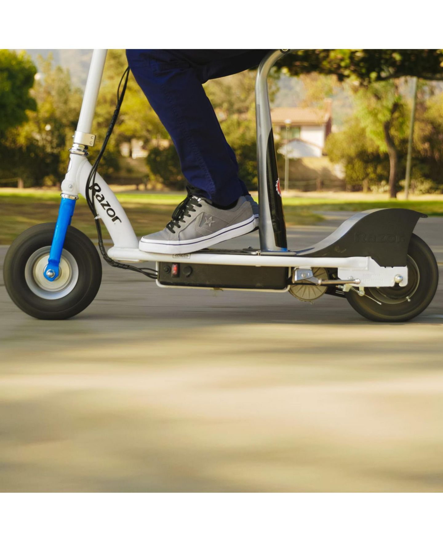Детская игрушка Razor E300S Electric Seated Scooter, 220 lb. Capacity, Ages 13+ — фото 6