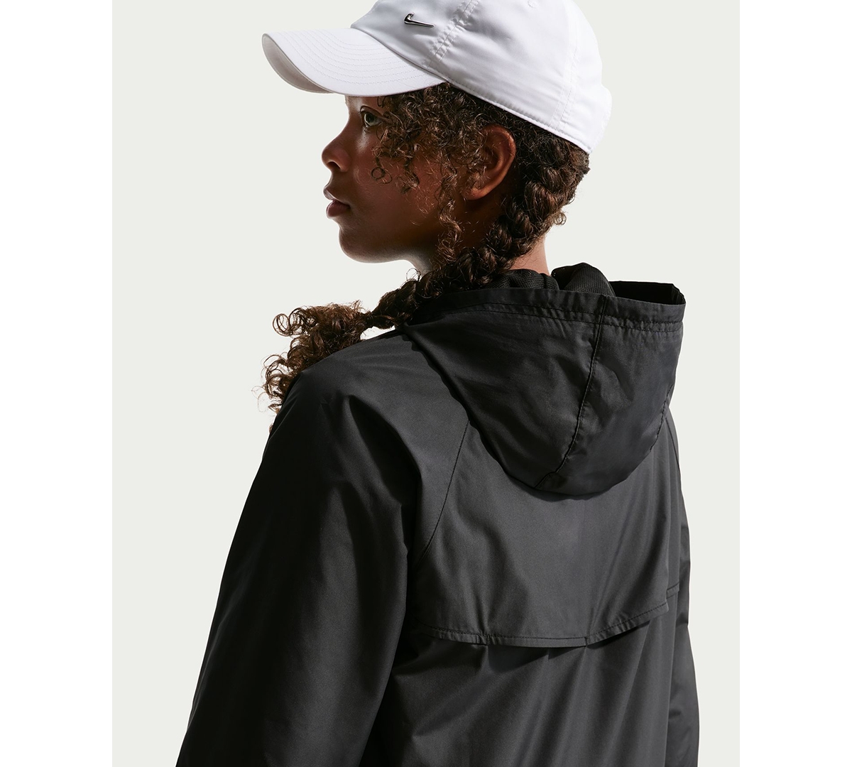 Nike Boys' and Girls' 7-20 Sportswear Wind Runner Hooded Repel Jacket