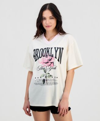 Juniors' Brooklyn Rose V-Neck T-Shirt