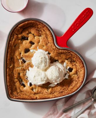 Enameled Cast Iron 2-Quart Traditional Heart Skillet