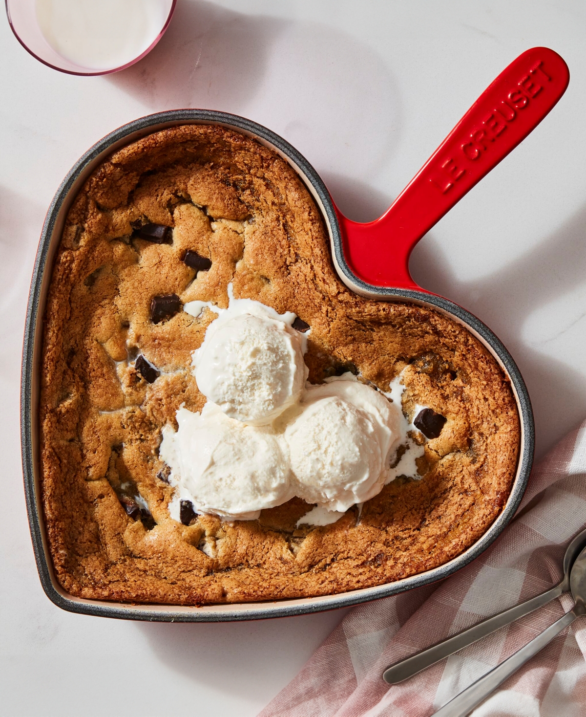 Le Creuset Enameled Cast Iron 2-Quart Traditional Heart Skillet