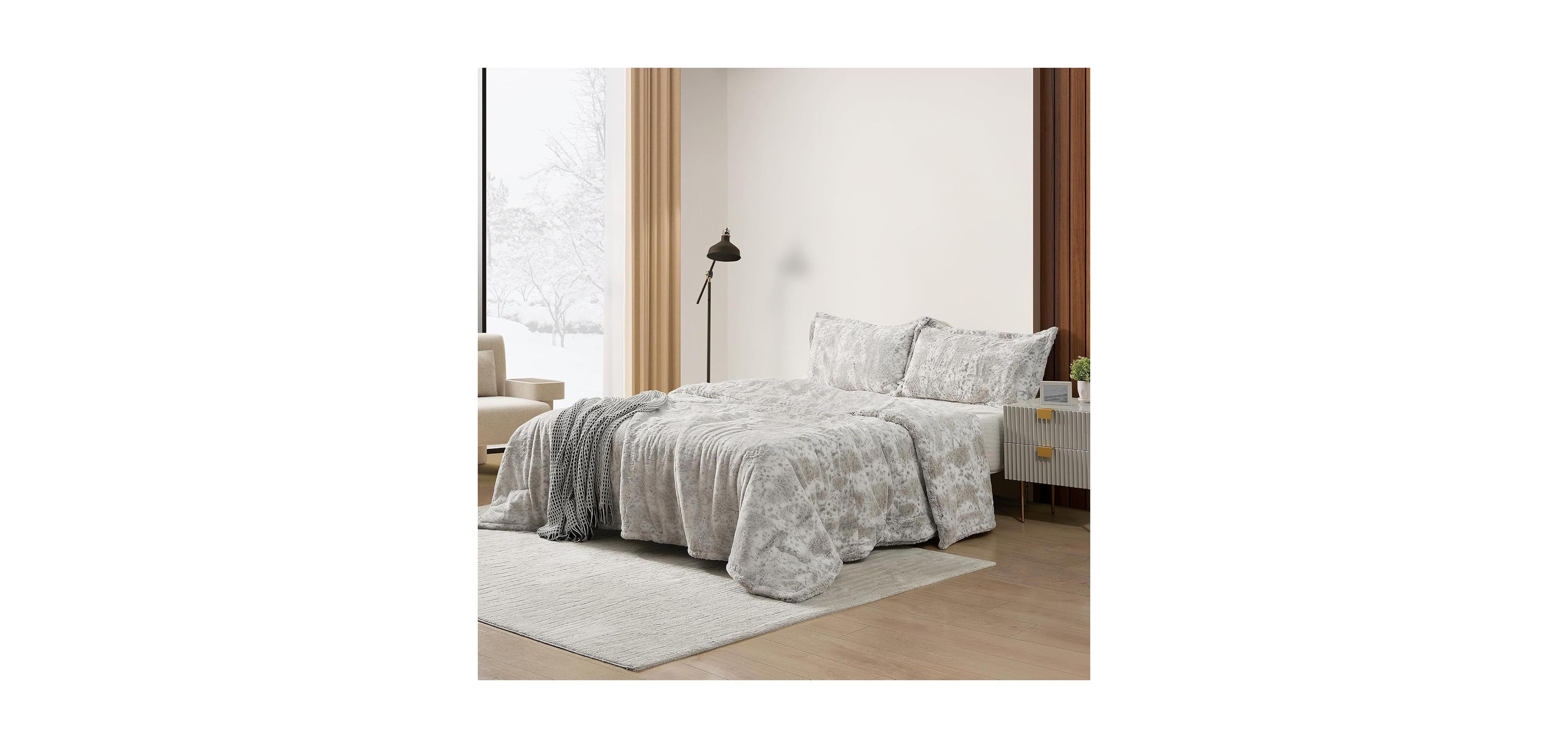Coma Inducer Snow Lynx Oversized Comforter Set