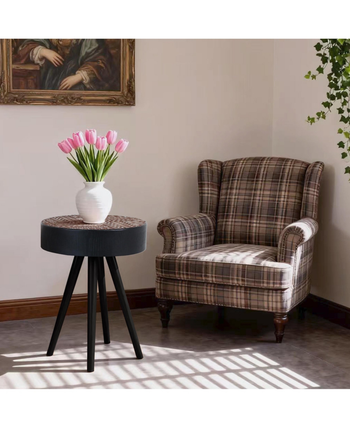 Cesicia 15.7 in. Round Coffee Table with Carved Top – Small Drink Table, Modern Accent Nightstand for Living Room, Bedroom, Office – Eas