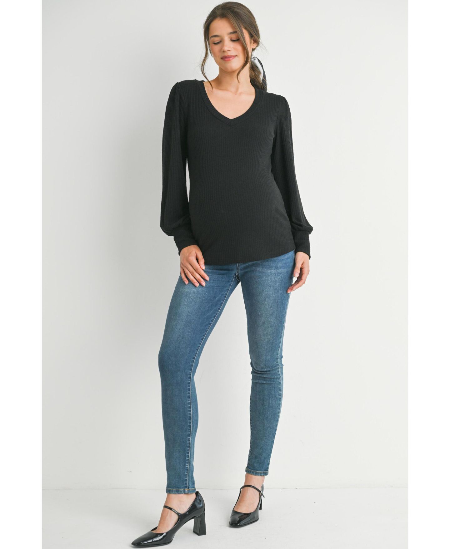 Женский топ Hello Miz Maternity Long Sleeve Ribbed V Neck Top, цвет: Чёрный — фото 4