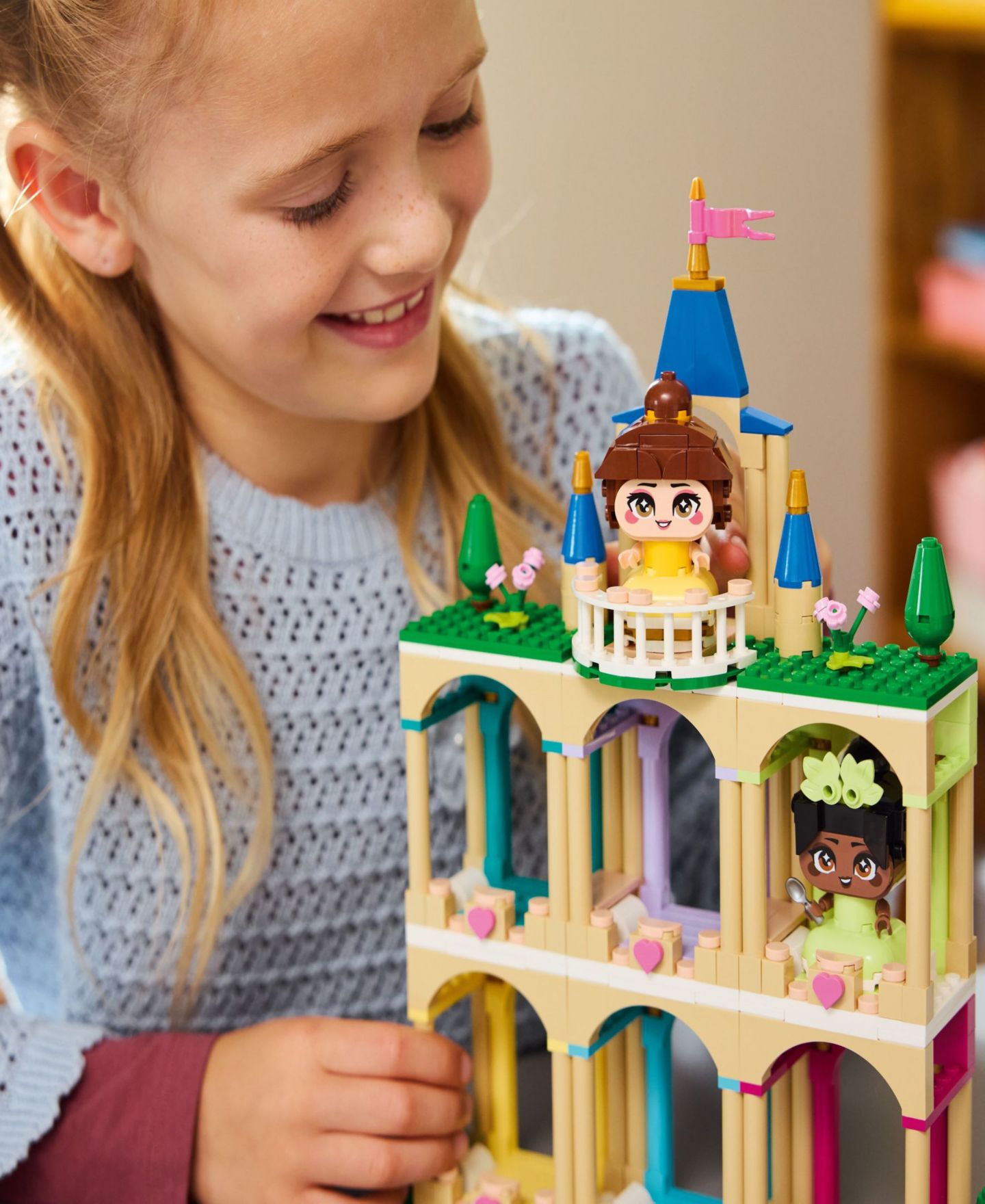 Детские конструкторы LEGO® Disney Princess Mini Belle and Tiana with Castle Building Toy 43291, 358 Pieces — фото 4