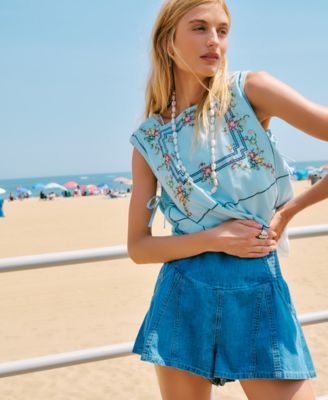 Women's Sleeveless Garden Wall Embroidery Top