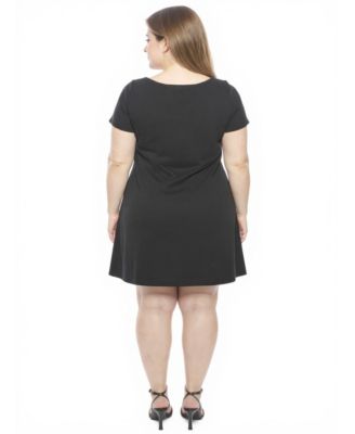 Plus Size Solid Round Neck Shift Dress