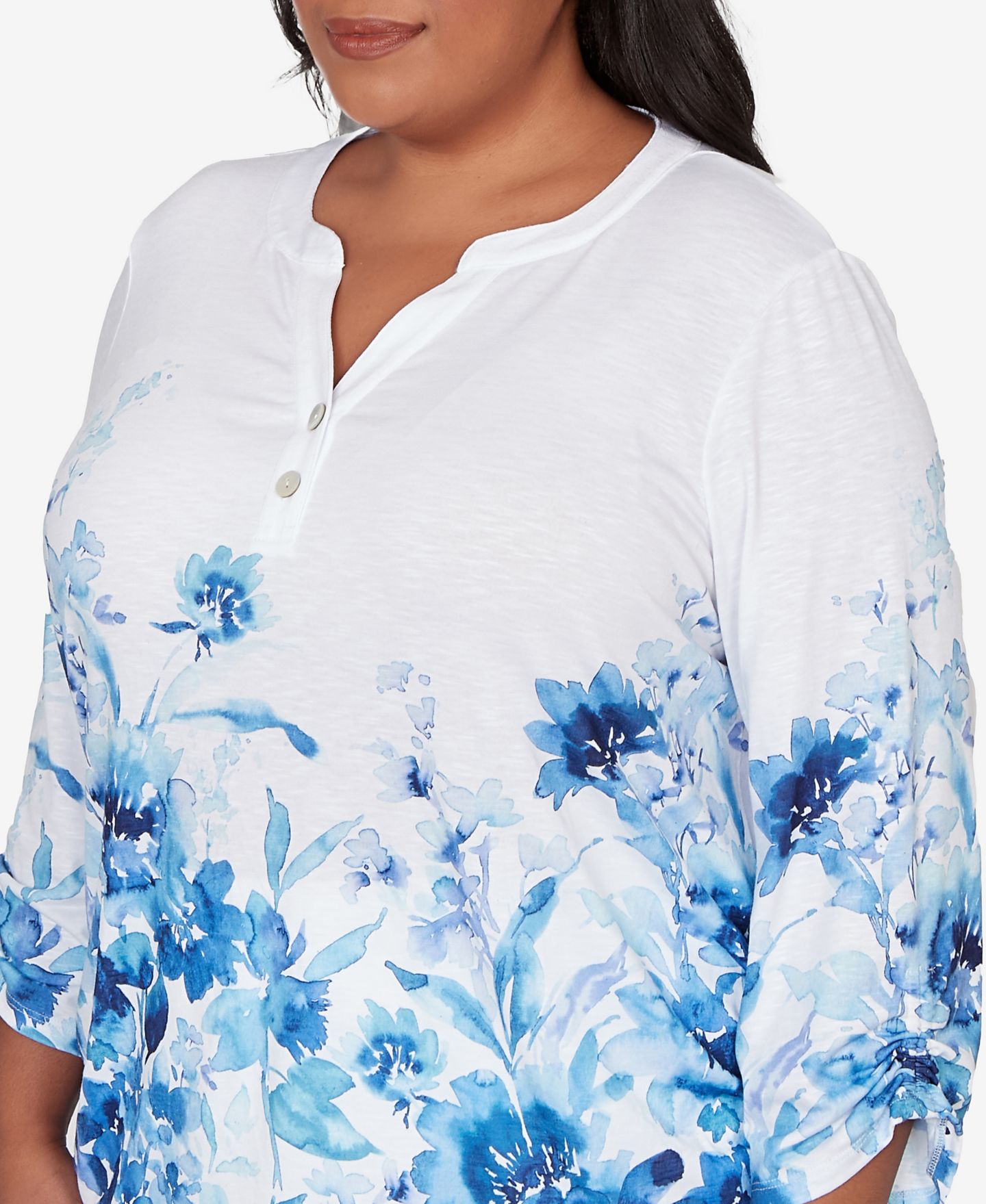 Женский топ Alfred Dunner Plus Size Mykonos Watercolor Floral Border Henley, цвет: Синий разноцветный — фото 3
