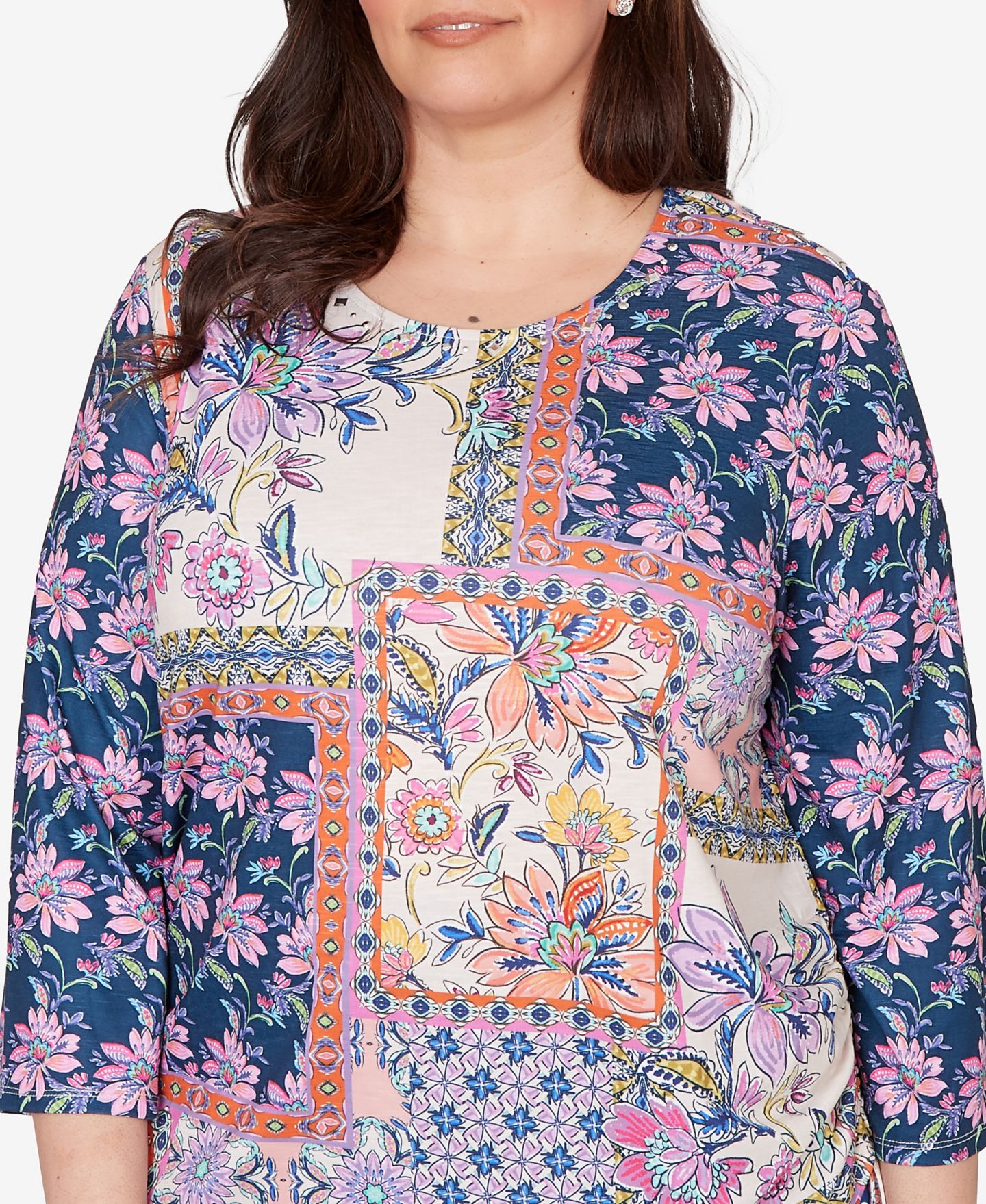 Женский топ Alfred Dunner Plus Size The Royal Treatment Geometric Floral Tie Ruched, цвет: Синий разноцветный — фото 2