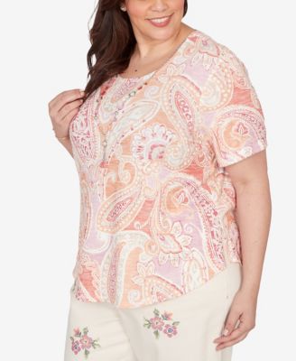 Plus Size Beachcomber Paisley Short sleeves T-shirt with Necklace