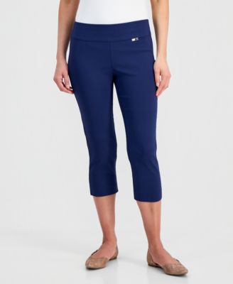 Petite Tummy-Control Pull-On Capri Pants