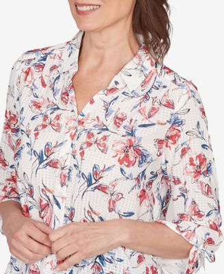 Petite Austin Etched Floral Butterfly Button Down Top