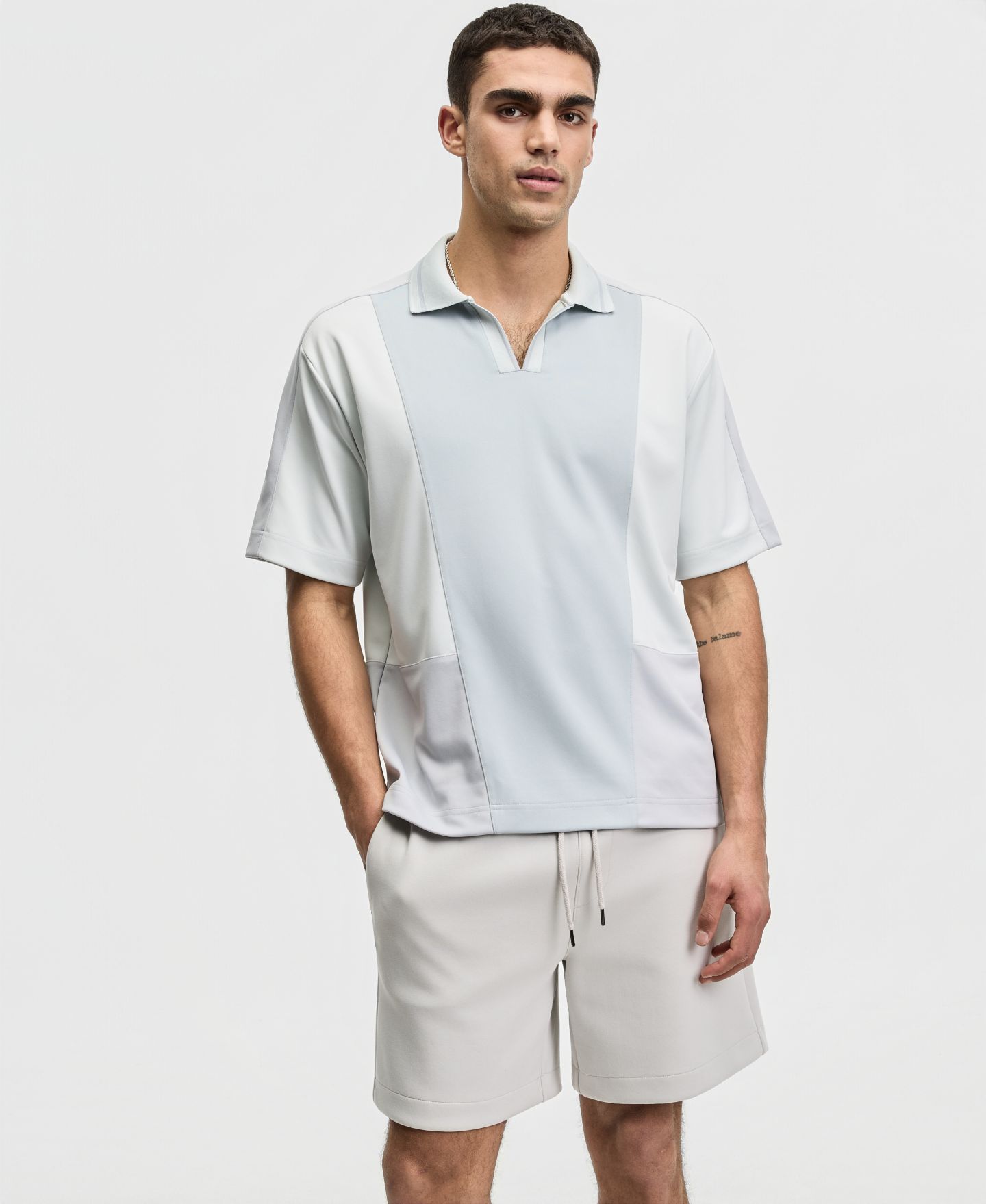 Мужское поло Mode of One Relaxed-Fit Spliced Polo Shirt, цвет: Ледяной — фото 1