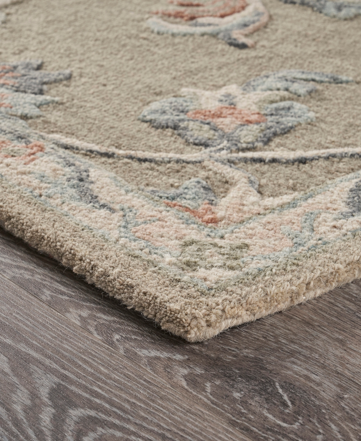 Lr Home Iris Victo- 7' x 9' Area Rug