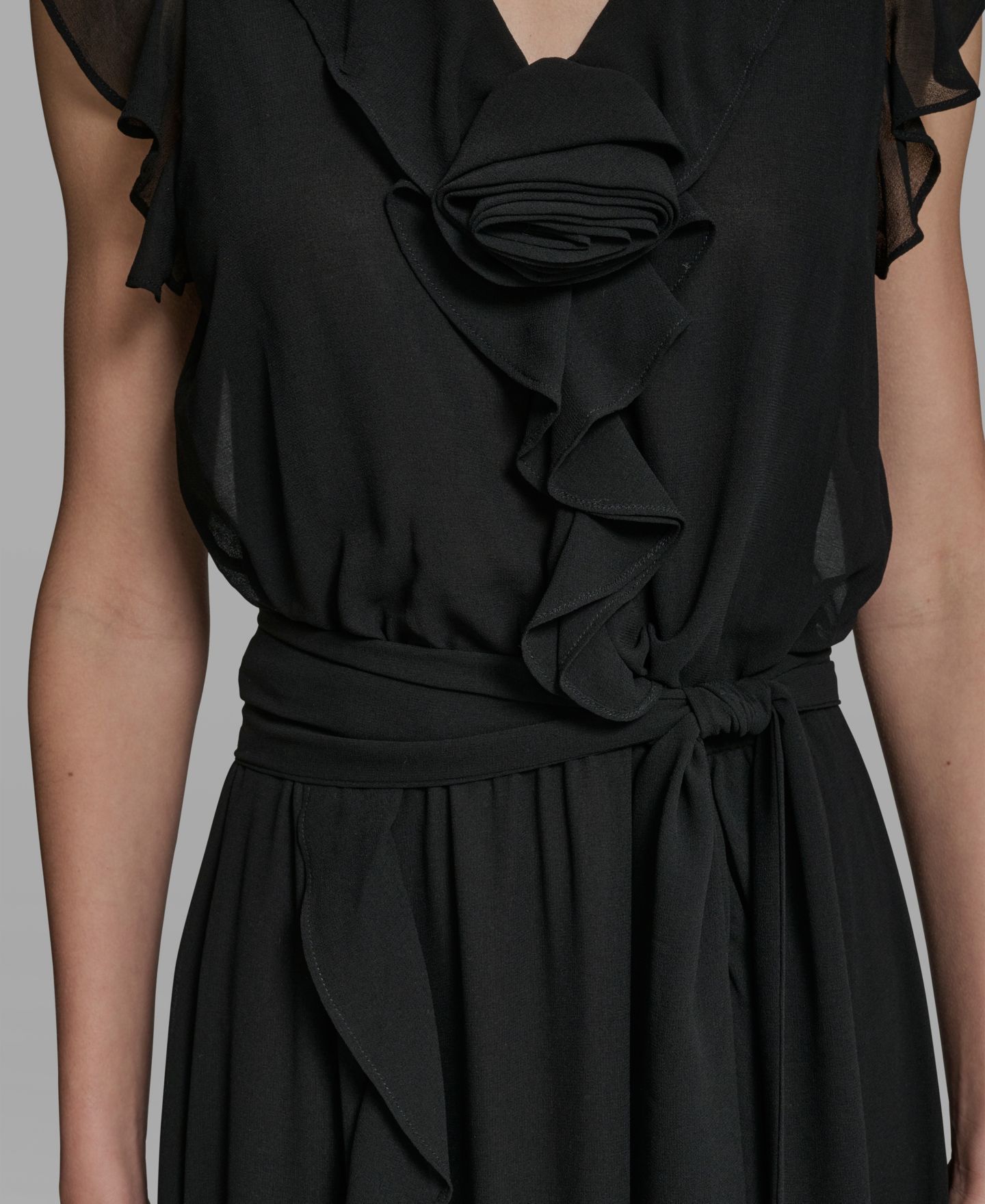 Женское платье KARL LAGERFELD PARIS V-Neck Ruffle Trim, цвет: Чёрный — фото 4