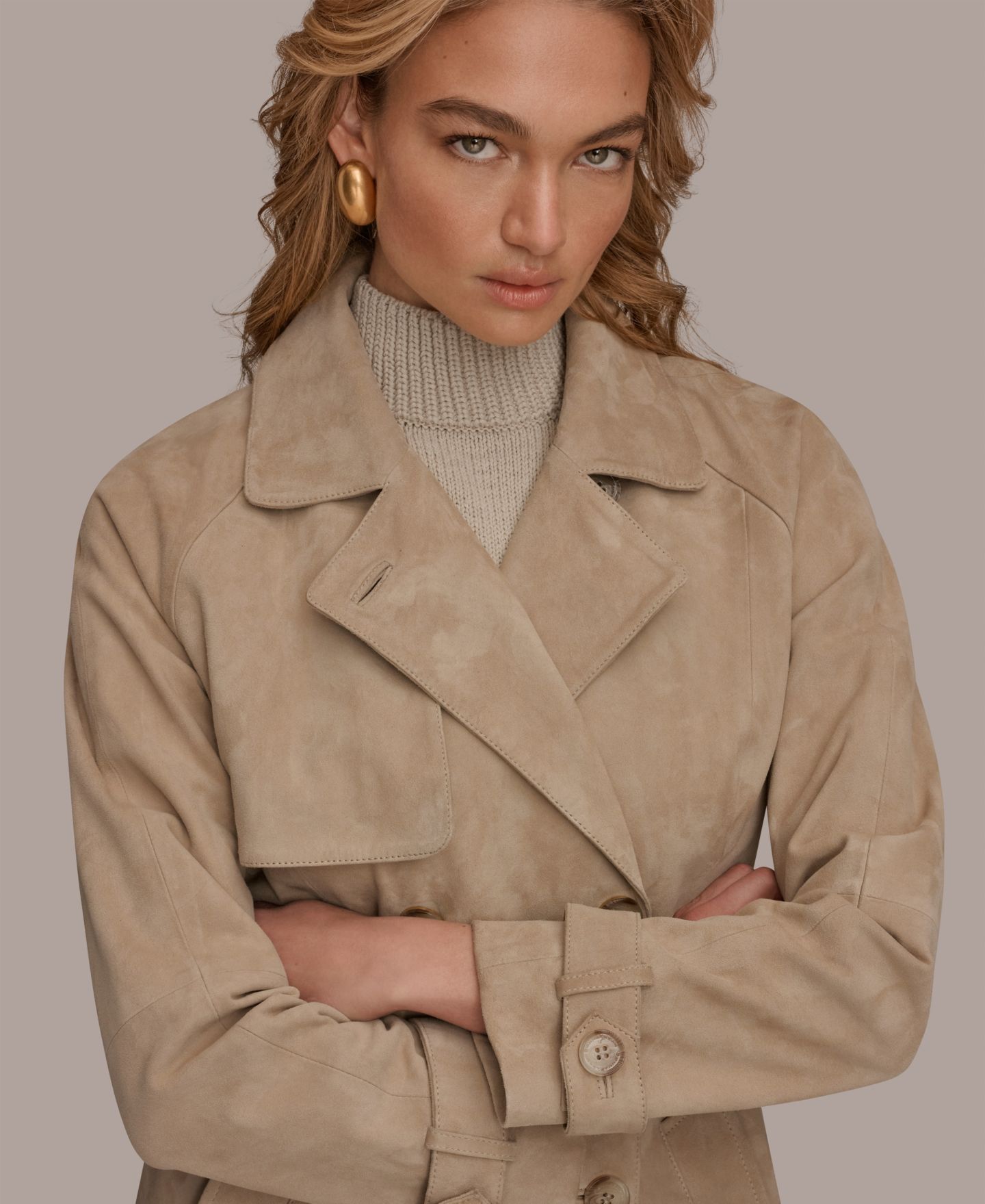 Женское пальто Donna Karan New York Double Breasted Belted Suede Trench, цвет: Светлый хаки — фото 4