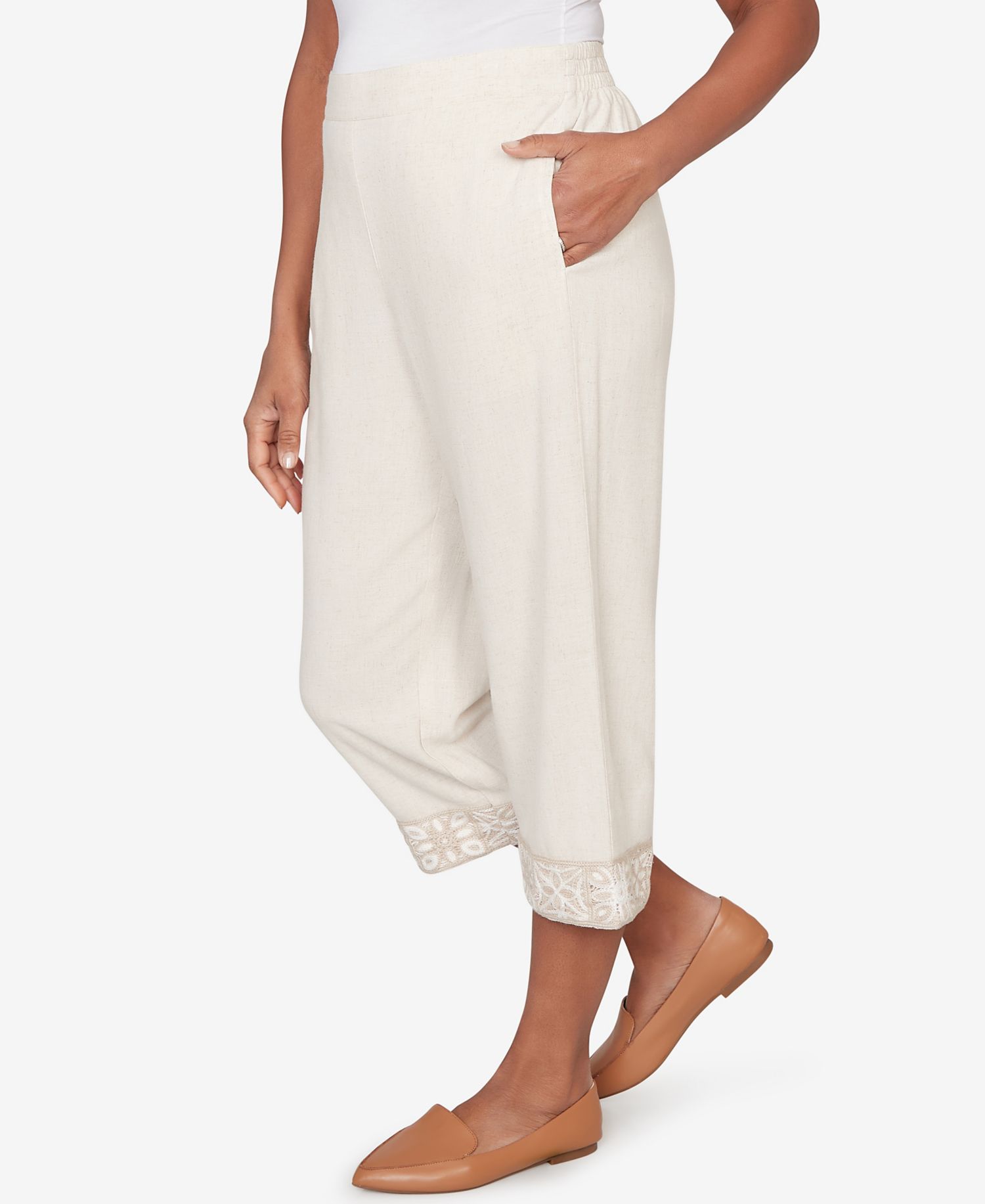 Women's Natural Wonder Crochet Trim Linen Capri