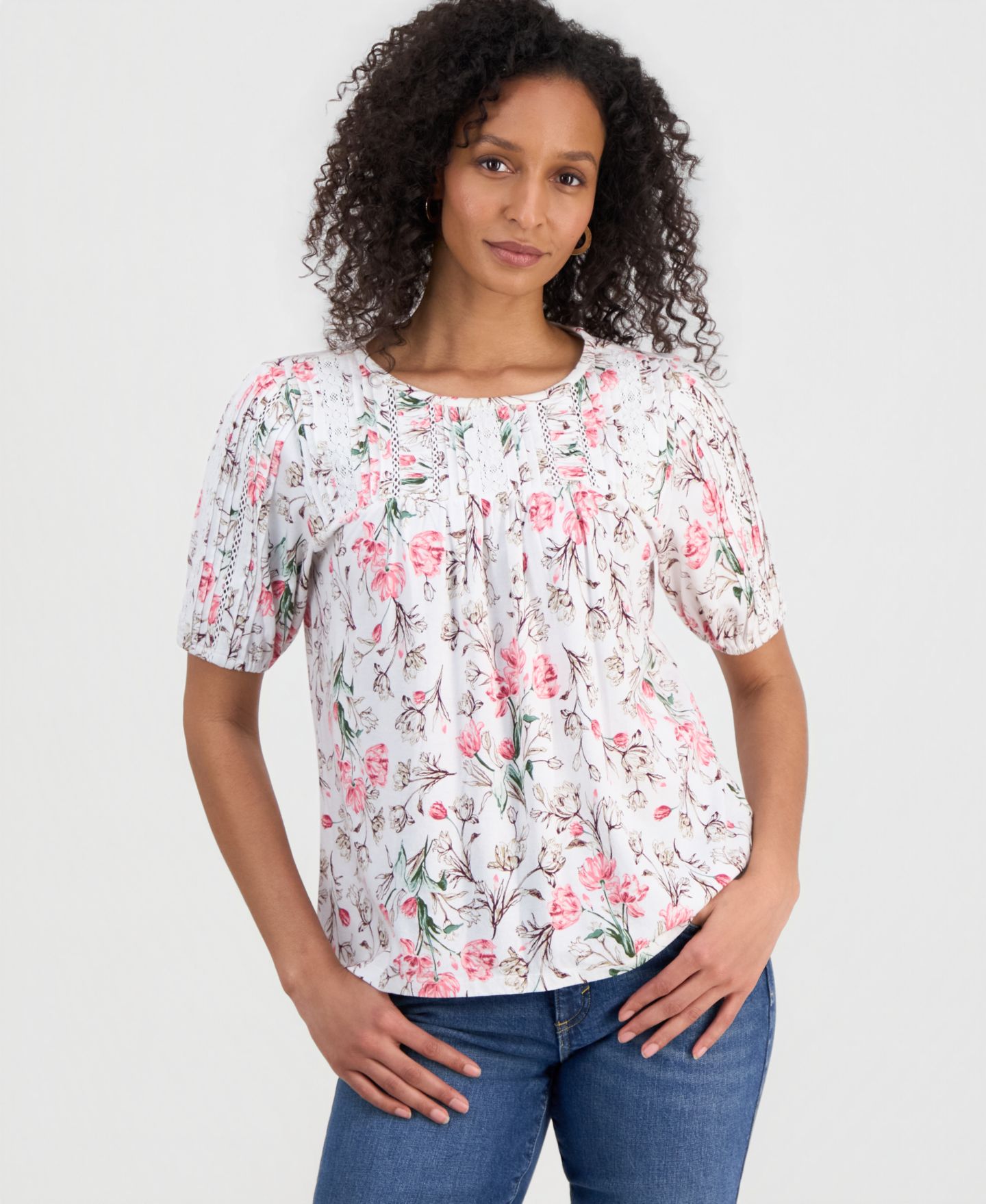 Женский топ Style & Co Printed Lace-Trimmed Knit Top, цвет: Белый комбинированный — фото 1