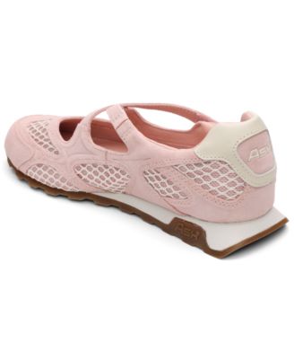 Women's Kore Round Toe Slip-On Sneakers