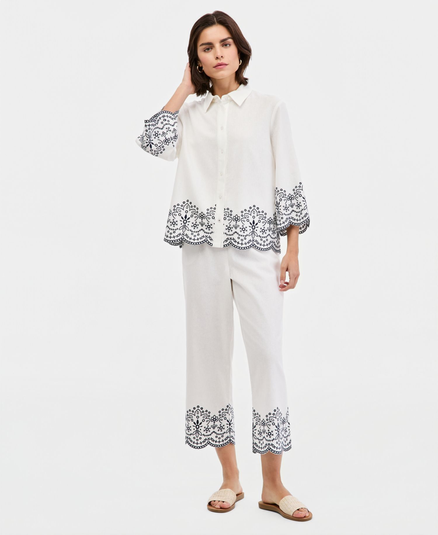 Women's Embroidered Cropped Linen-Blend Pull-On Pants