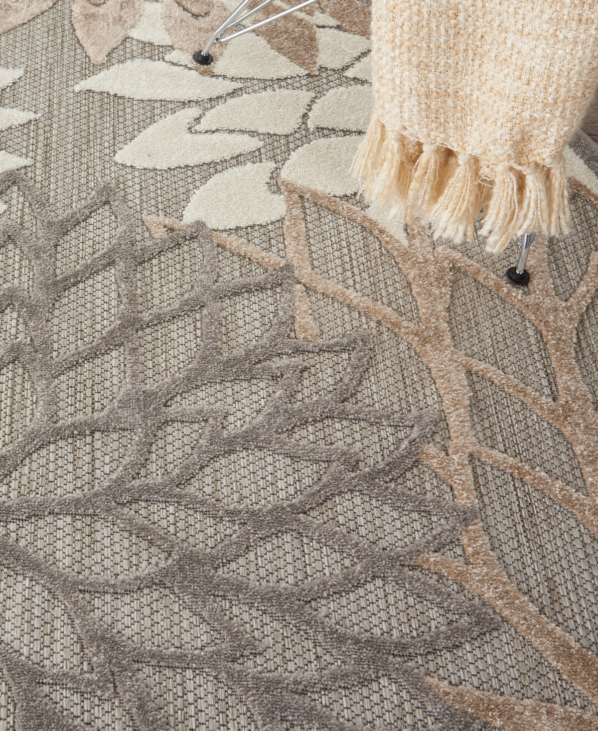 Nourison Home Aloha ALH05 4' x Round Outdoor Area Rug