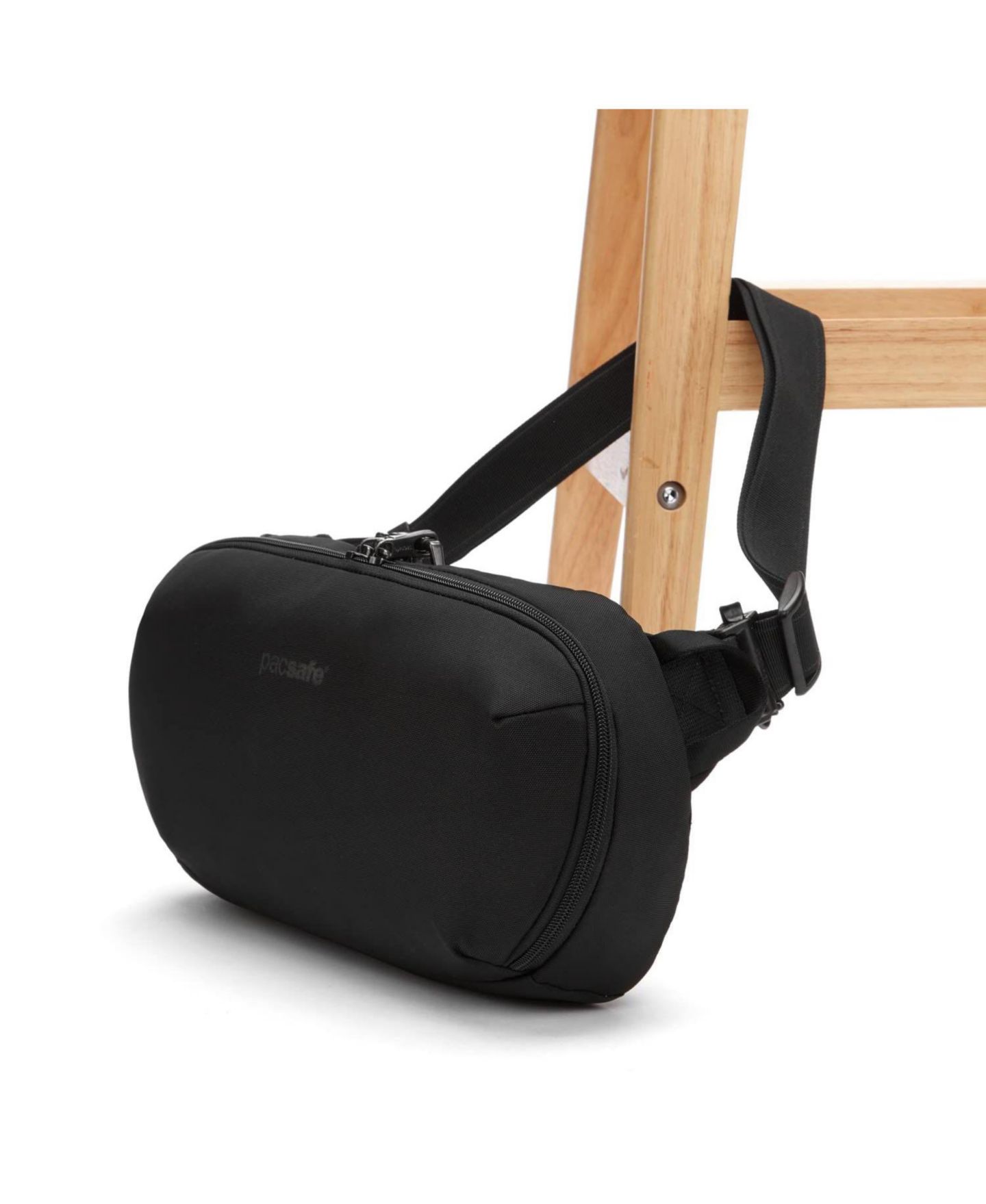Женская сумка Pacsafe Metrosafe X Urban Sling, цвет: Чёрный — фото 6