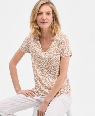 Women's Printed Grommet Knit V-neck Top