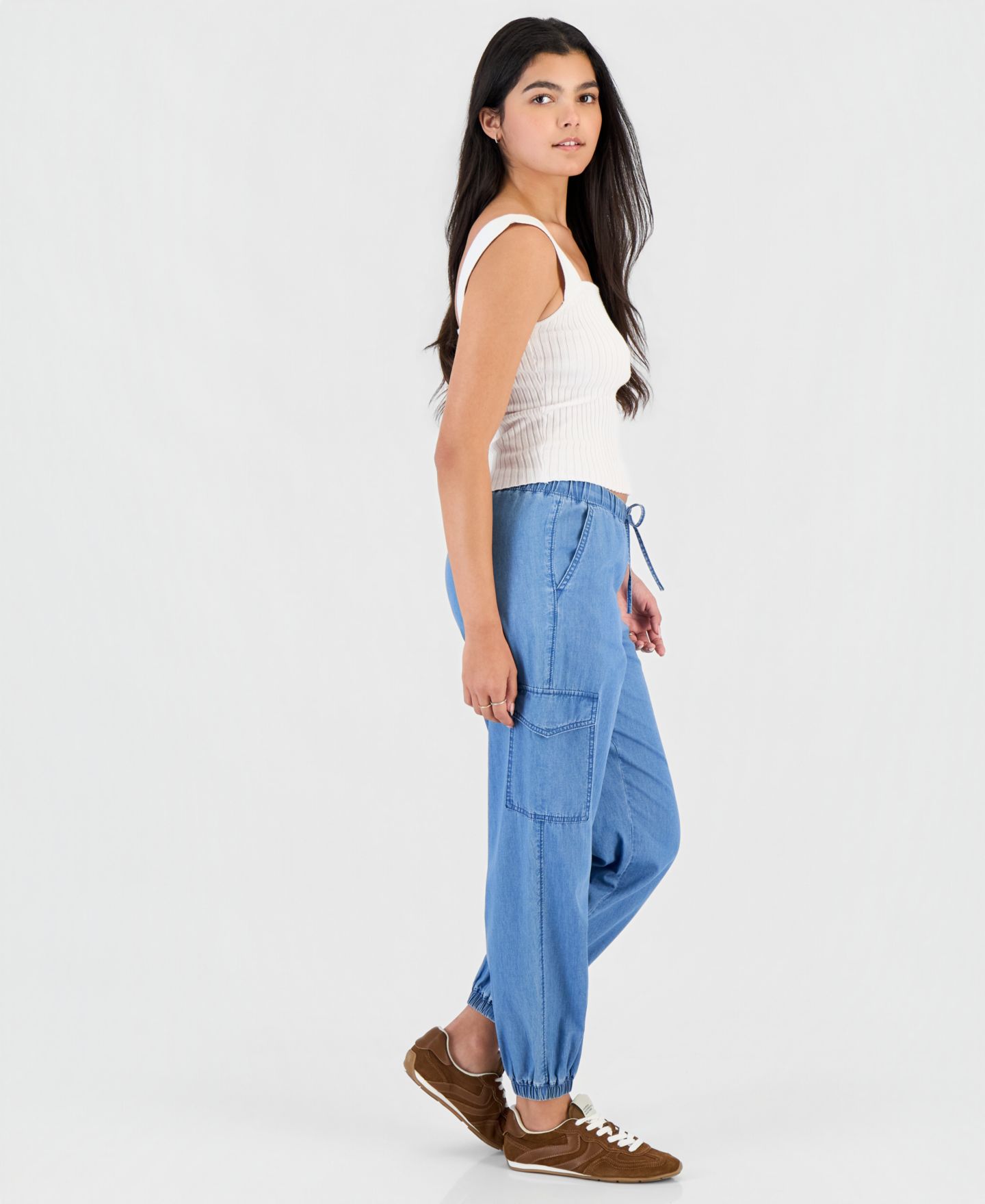 Женские джинсы Madden Girl Juniors' Chambray Cargo Jogger, цвет: Средняя варка — фото 2