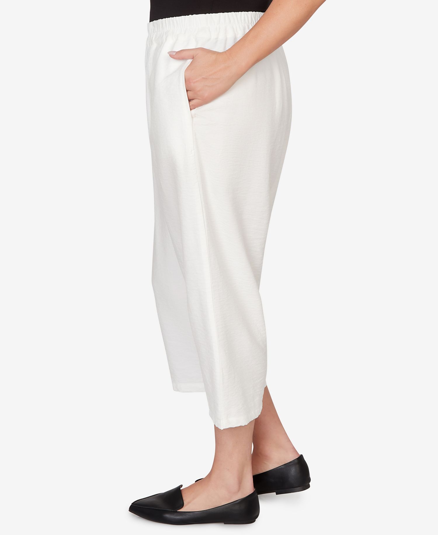 Plus Size Crowd Pleaser Floral Embroidered Relaxed Capri Pants