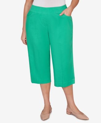 Plus Size Resort Living Smooth Waist Easy Pull- On Capri Pants