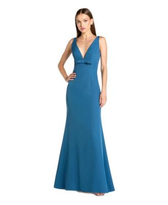 Women's Crepe Sleeveless V Neck Sheath Gown With Bow
