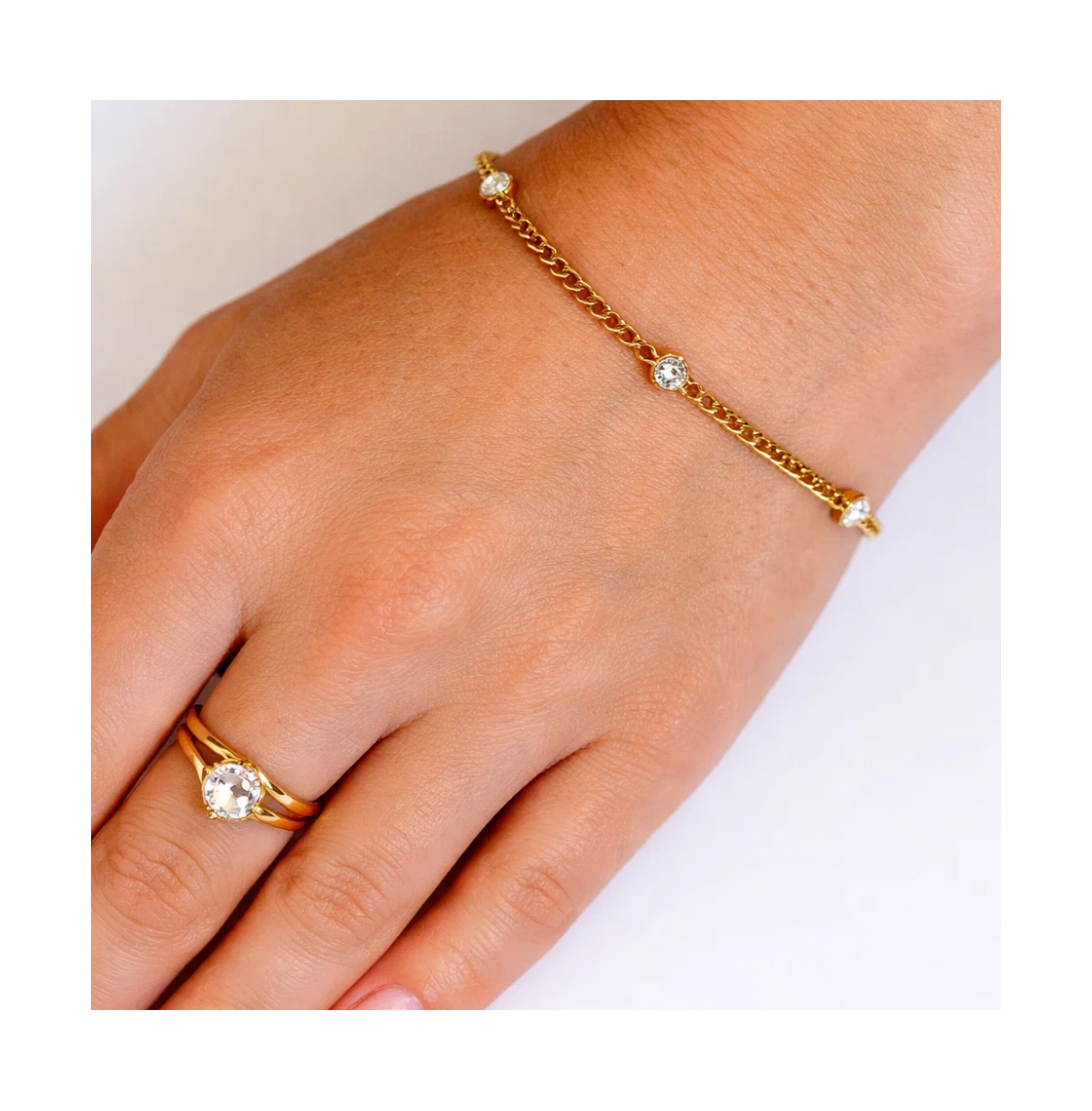 Dloria Women's Seraphina Bezel Link Bracelet