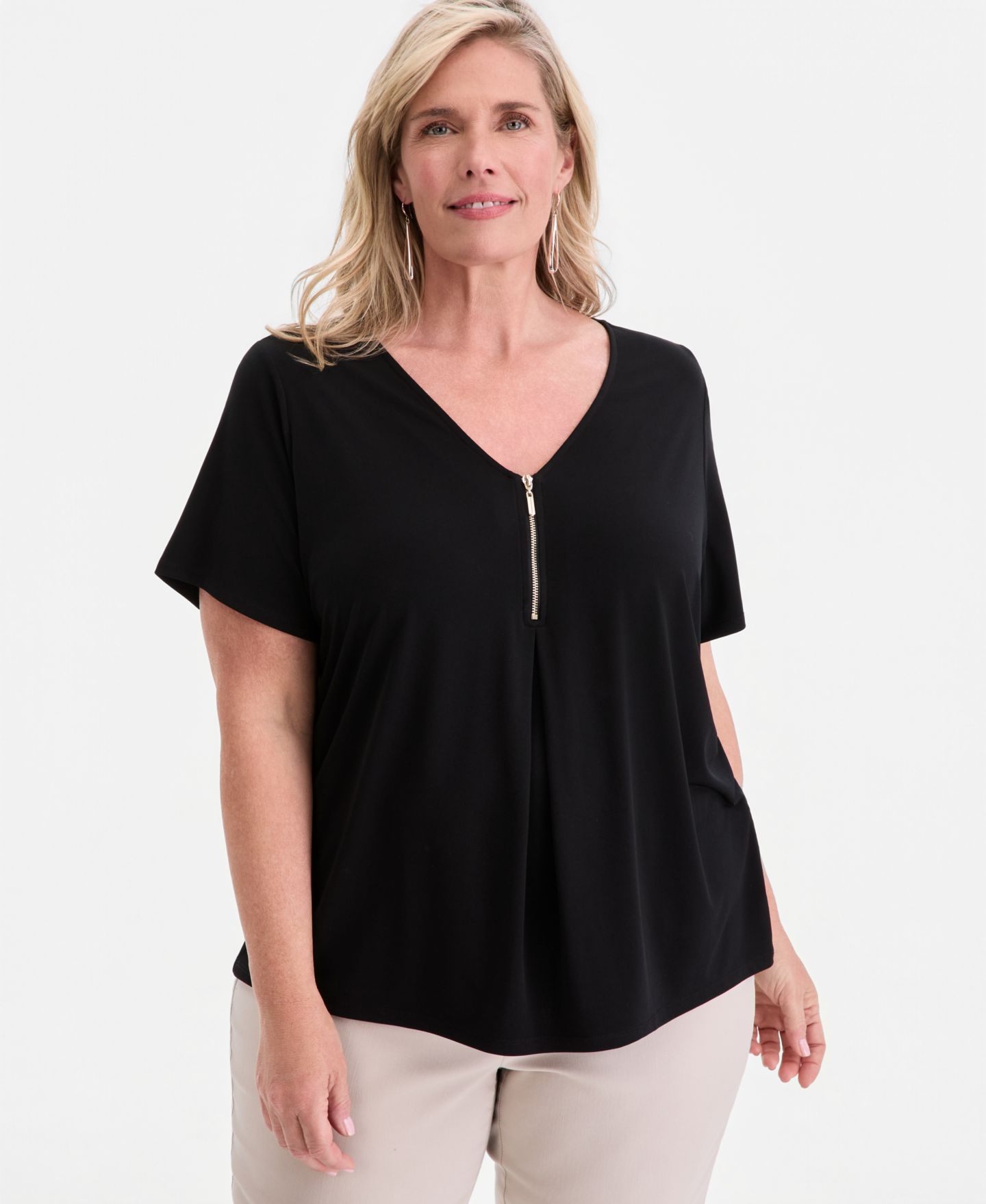 Женский топ JM Collection V-Neck Front-Zip Pleated Top, цвет: Глубокий чёрный — фото 2