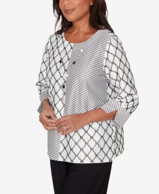 Petite Crowd Pleaser Spliced Diamond Textured Top 