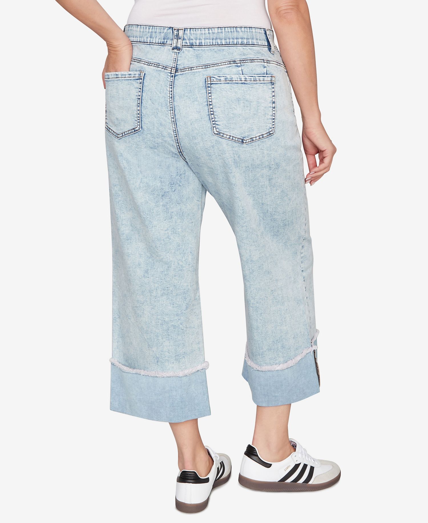 Plus Size Comfort Waist Wide-Leg Cropped Jeans