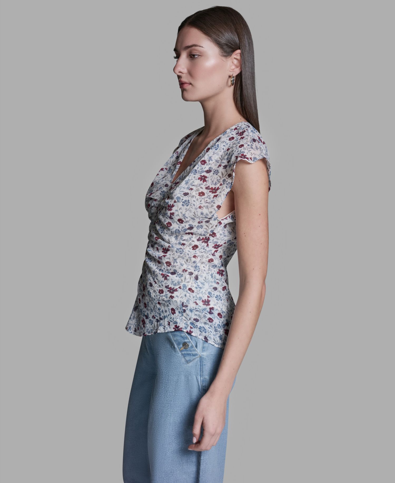 Women's V-Neck Sleeveless Ruched Detail Top