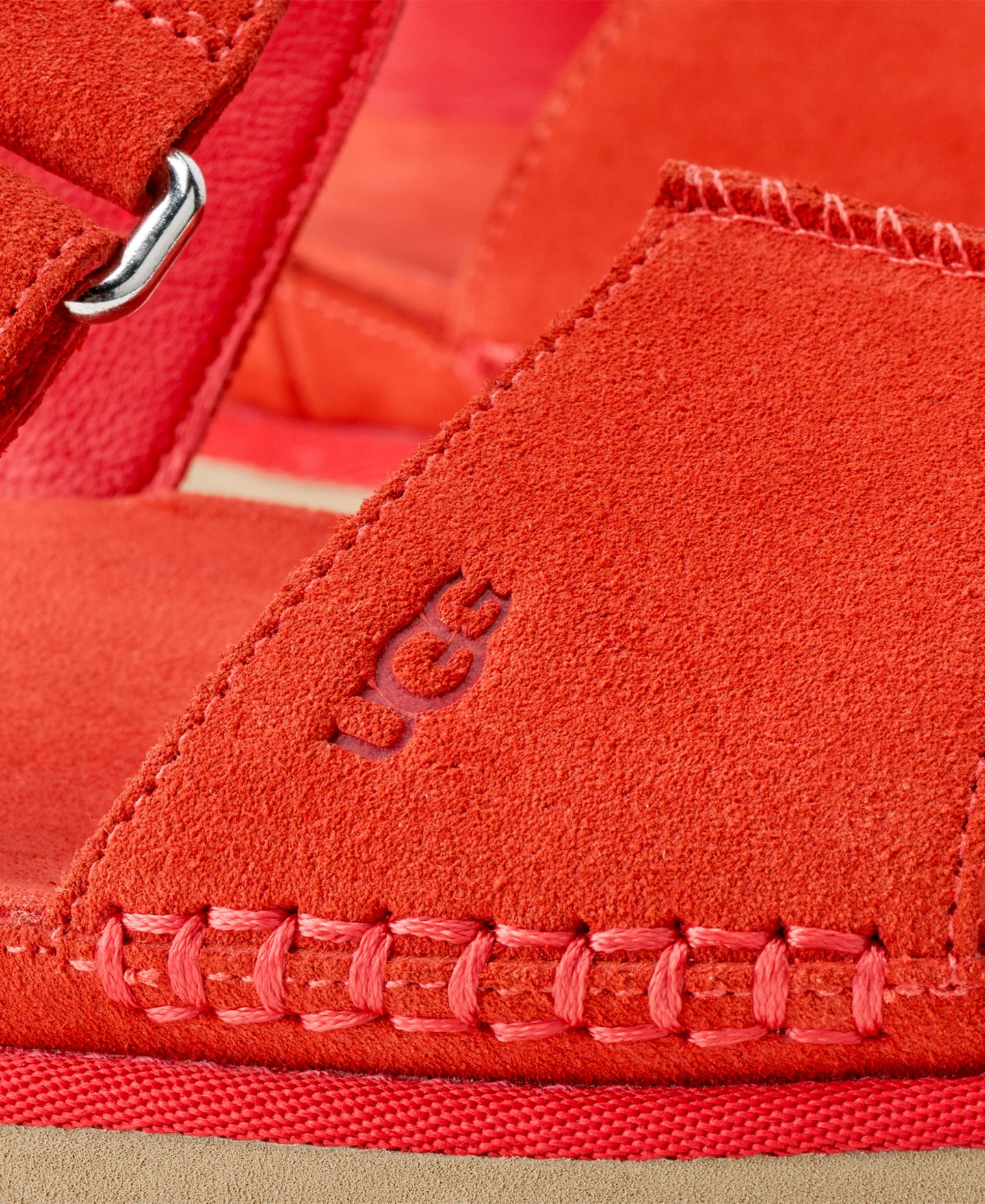 Женские сандалии UGG® GoldenGaze Slide, цвет: Красный — фото 7
