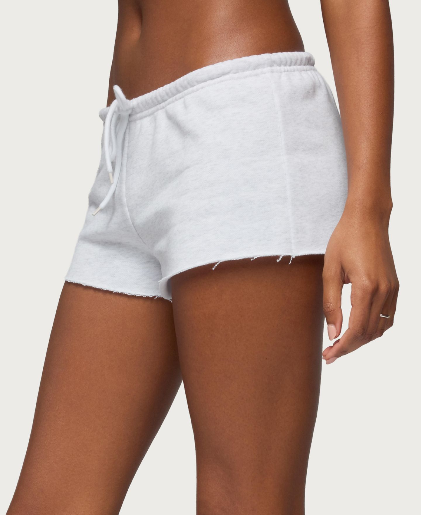 Женские шорты Edikted Cutie Sweat Shorts, цвет: Светлый серый меланжевый — фото 4