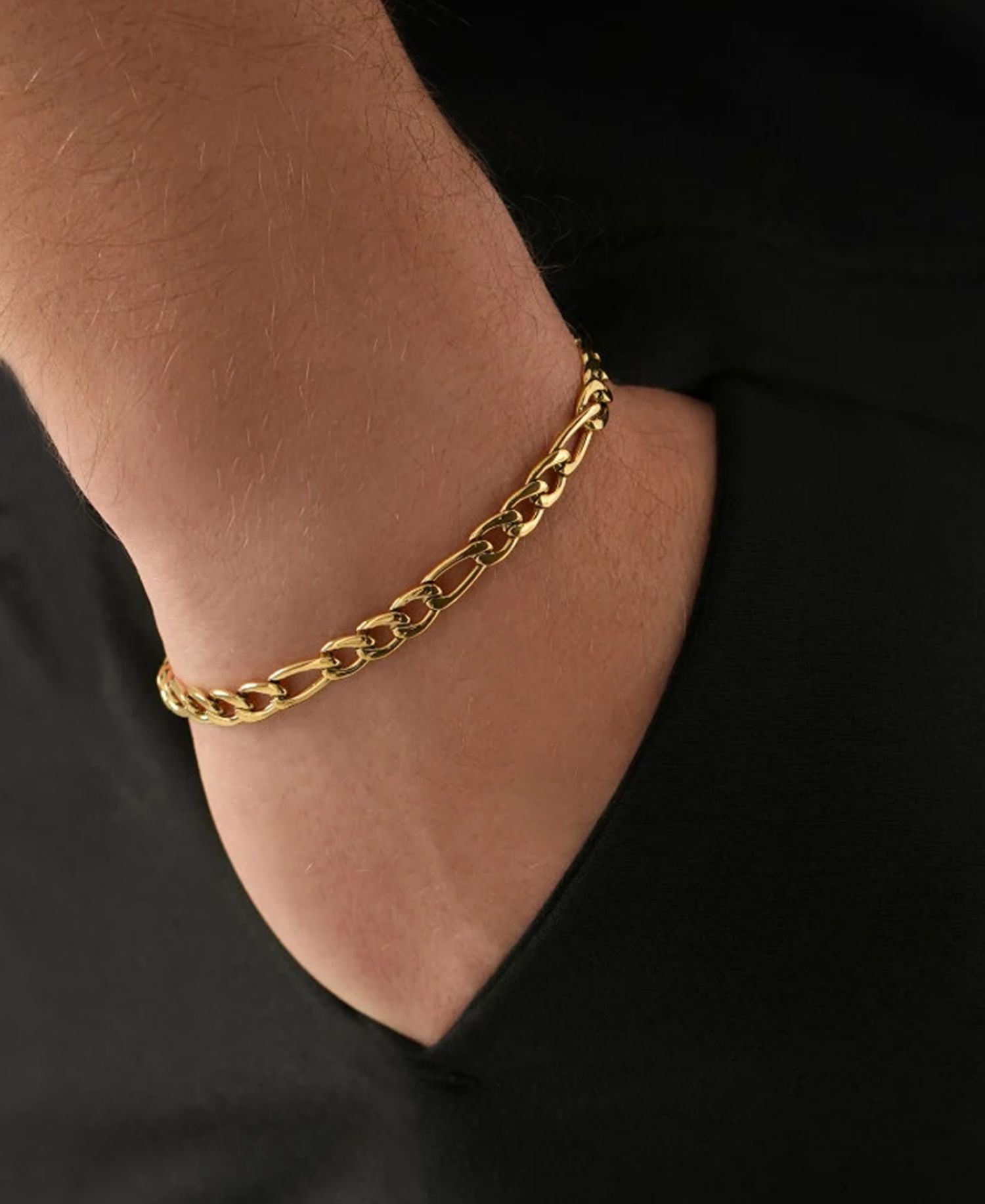 Men's Stainless Steel Figaro Chain Bracelet in 18k Gold Plated