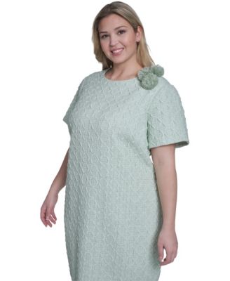 Plus Size Appliqu&eacute; Detail Short Dress